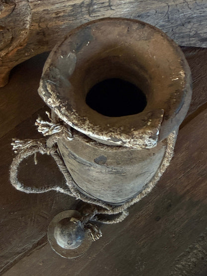 Old Nepalese jar with lid (LH20)