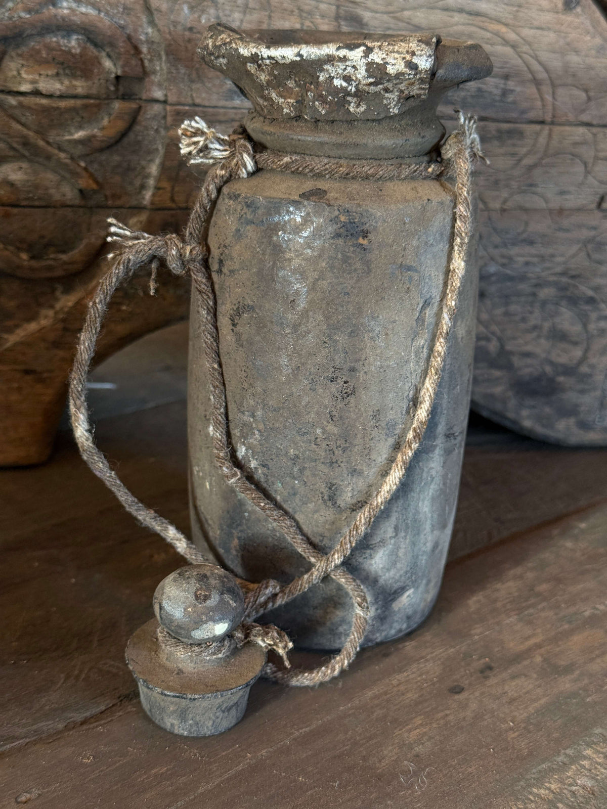 Old Nepalese jar with lid (LH20)