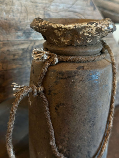 Old Nepalese jar with lid (LH20)