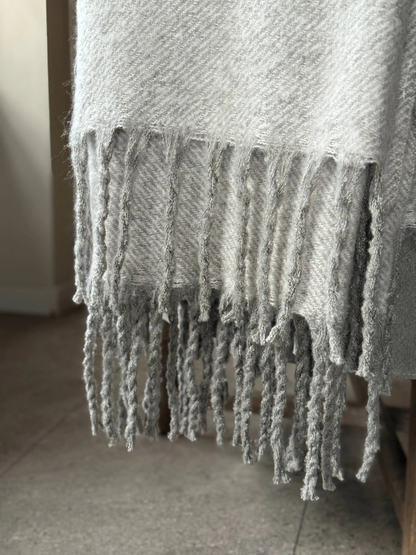 Soft Plaid with Long Fringes – Soft Gray