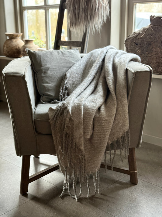 Zachte Plaid met Lange Franje – Zacht Grijs