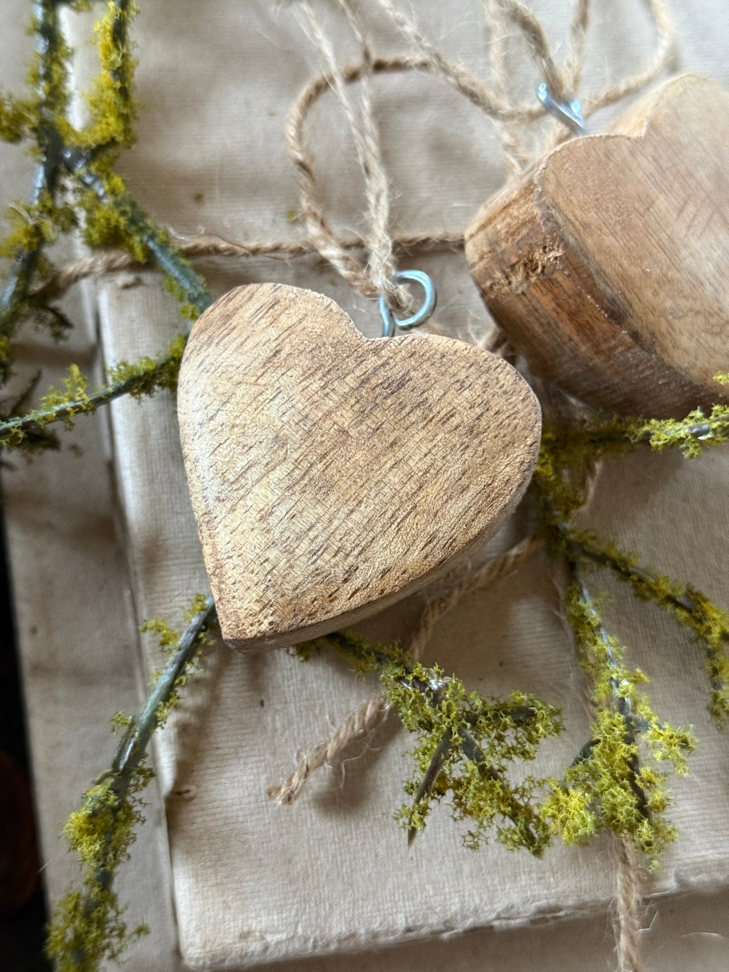 Houten Hartje aan Touw – Sfeervolle Decoratie – 5 x 5 cm