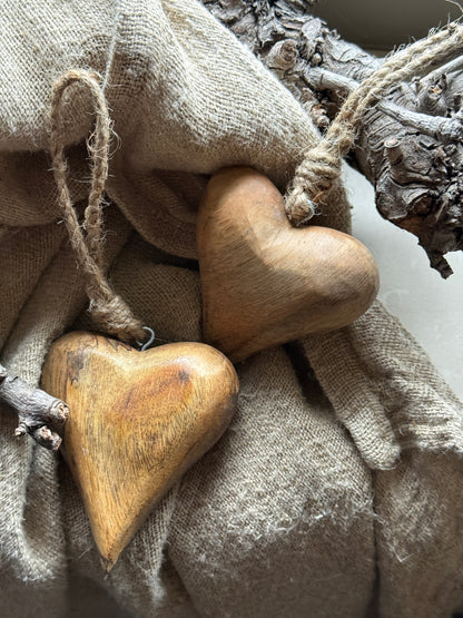 Houten Hartje aan Touw – Afgeronde Vorm – 6,5 x 5 cm