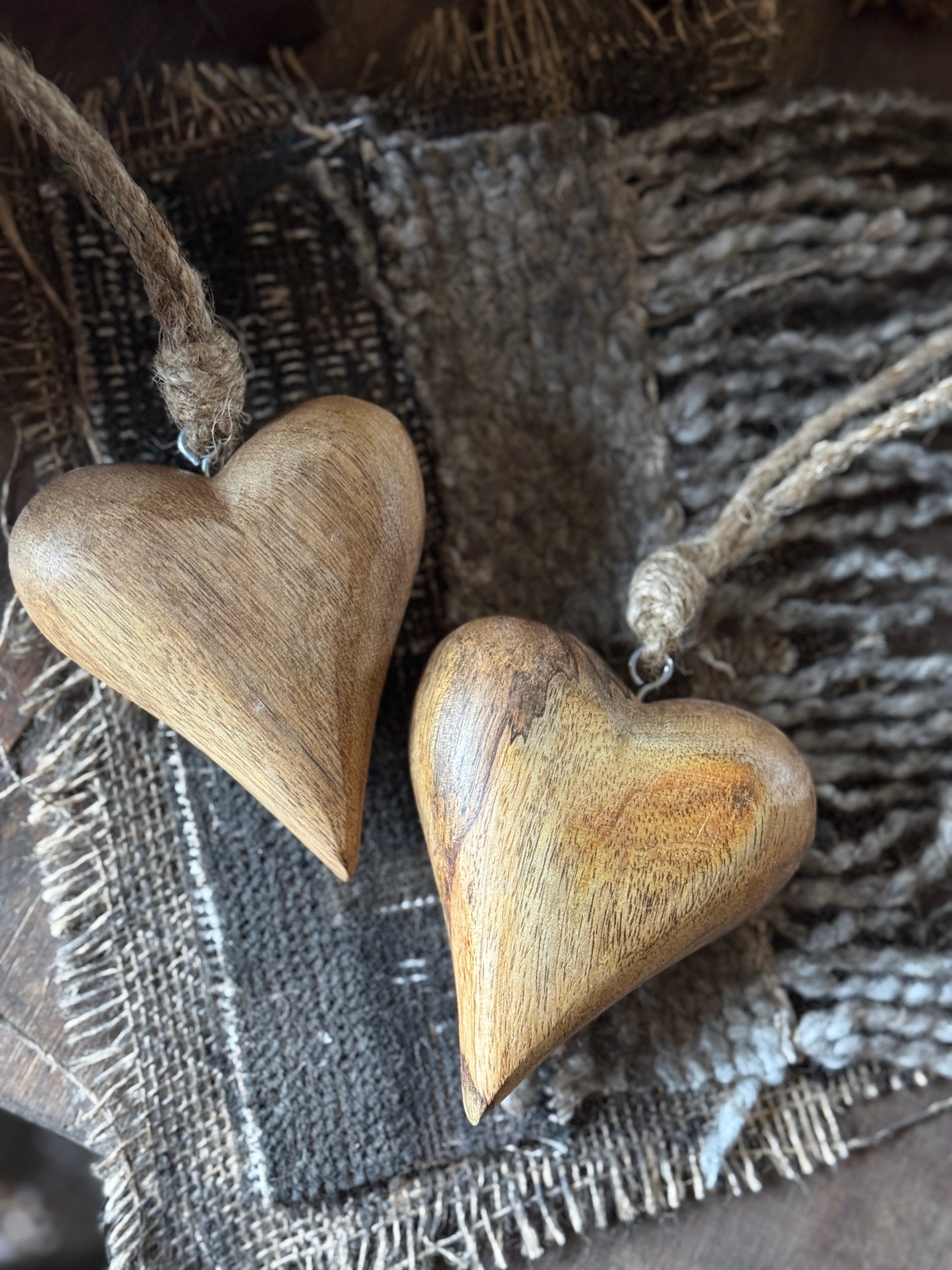 Houten Hartje aan Touw – Afgeronde Vorm – 6,5 x 5 cm