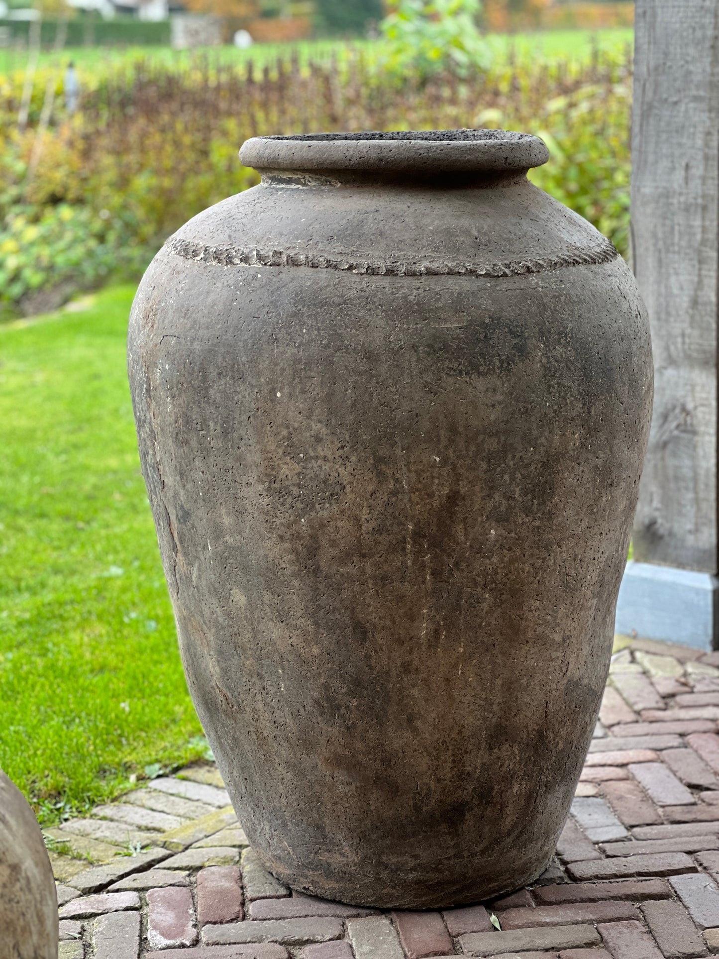 Old water jug ​​(11)