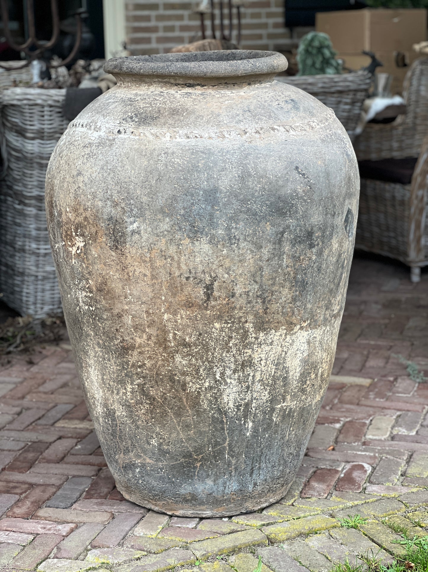 Old water jug ​​(11)