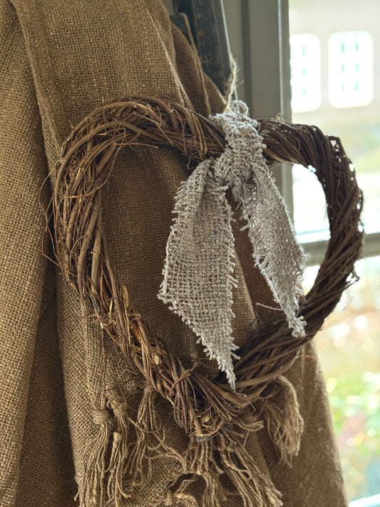 Wilgenhouten hart met shabby lint