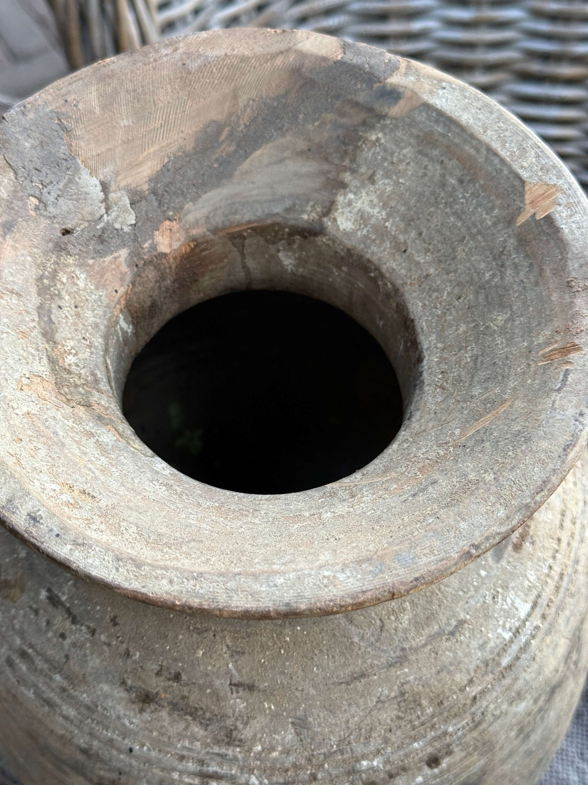 Oude bolle Nepalese pot- (LH31)