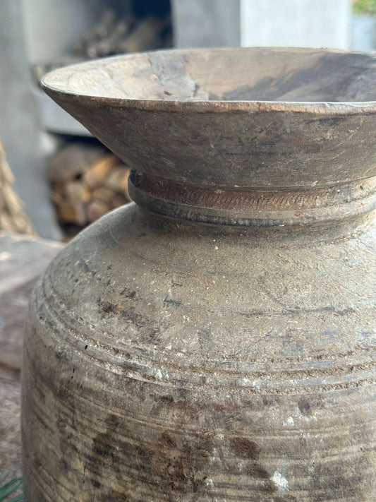 Oude bolle Nepalese pot- (LH31)