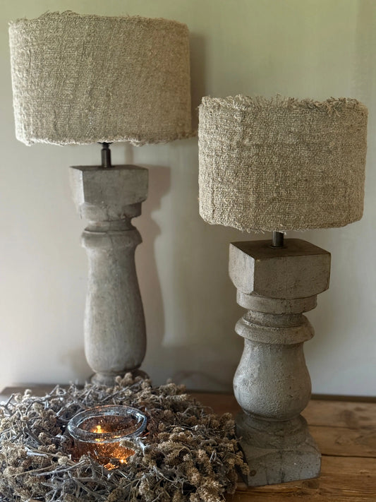 Balusterlamp van Massief Hout – Stonelook Taupe – 3 Maten