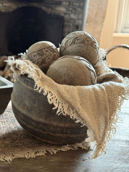 Oude houten pot met bolle bodem- (LH25)