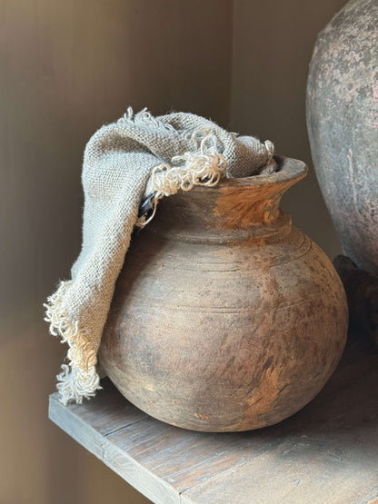 Oude Bolle Nepalese pot- (LH33)