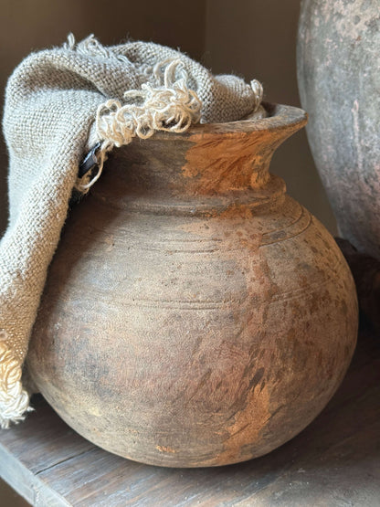 Oude Bolle Nepalese pot- (LH33)