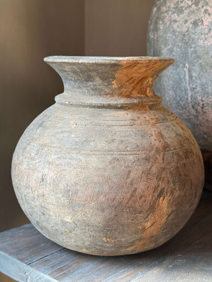 Oude Bolle Nepalese pot- (LH33)