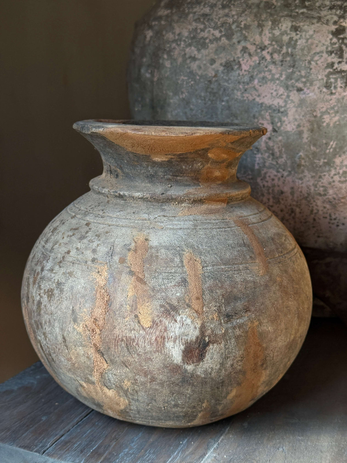 Oude Bolle Nepalese pot- (LH33)