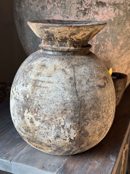 Oude Bolle Nepalese Pot- (LH34)