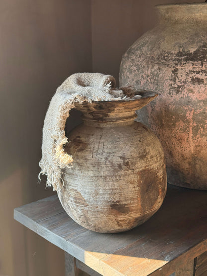 Oude Houten Nepalese Pot