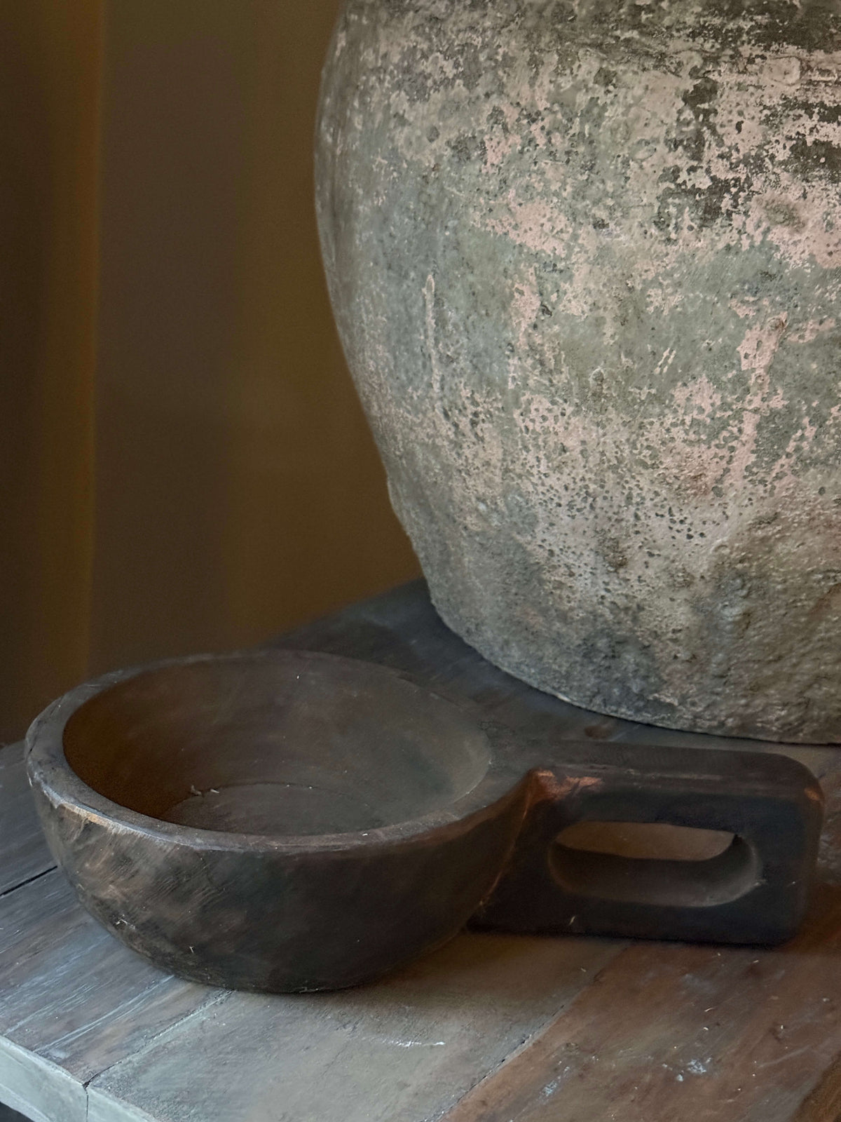 Authentieke houten vijzel met handvat