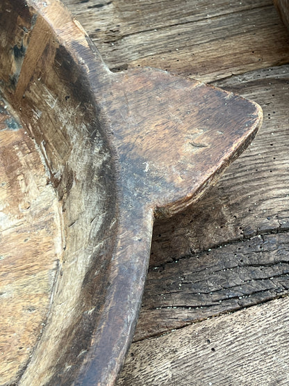 Oude houten schaal met oren (006)