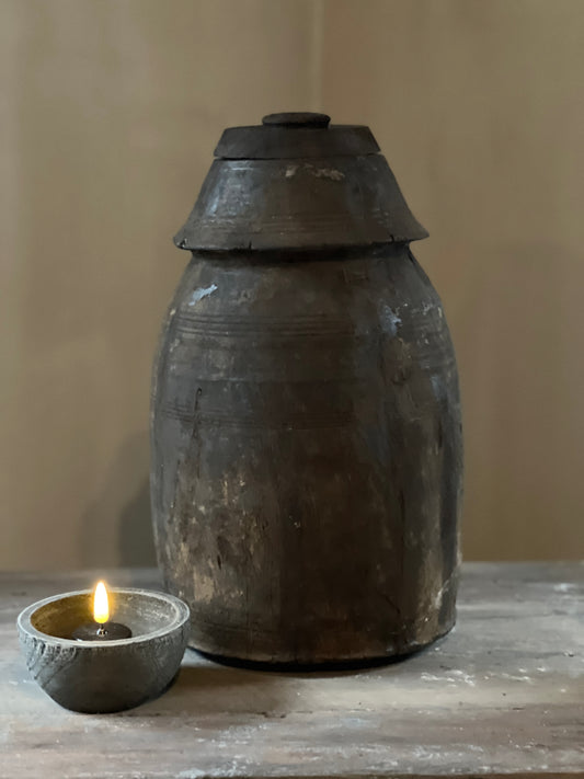 Nepalese pot met deksel (1)