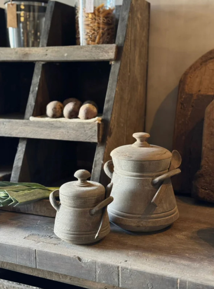 Wooden Pot with Spoon – Aura Peeperkorn