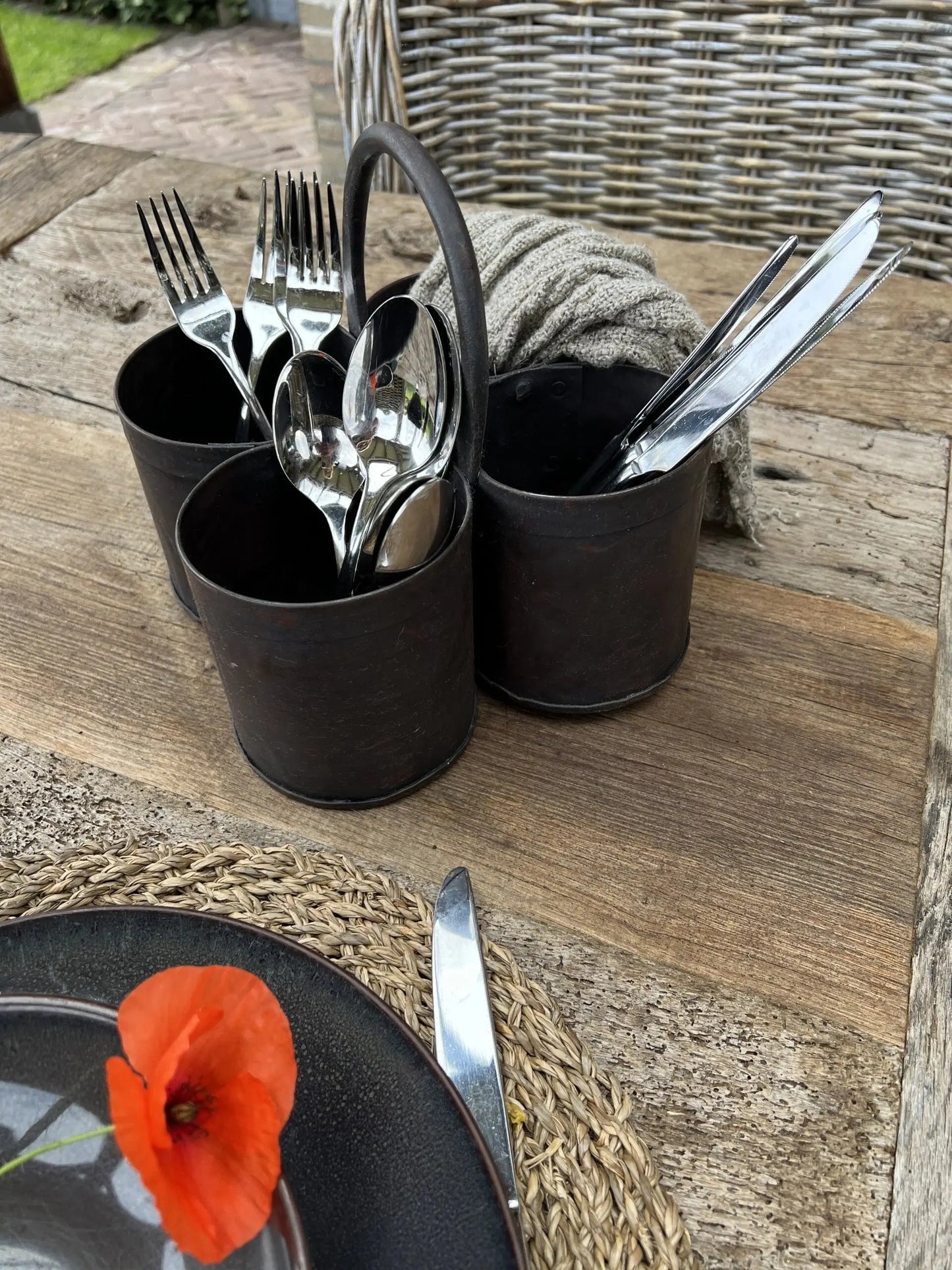 Iron bottle holder with handle, (4 compartments)