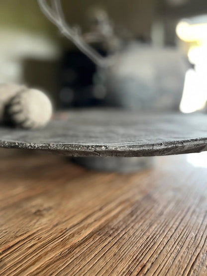 Schüssel auf Sockel von PMR, Mud Grey (in verschiedenen Größen erhältlich)