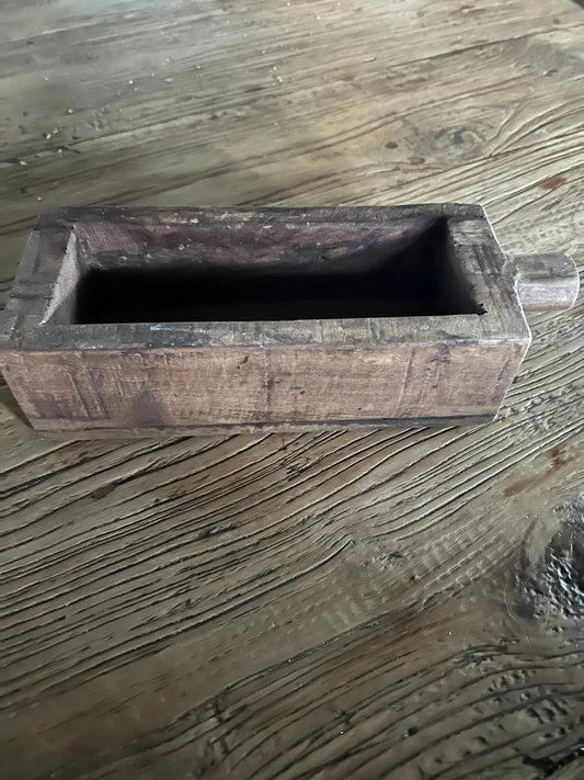 Soap dish with handle