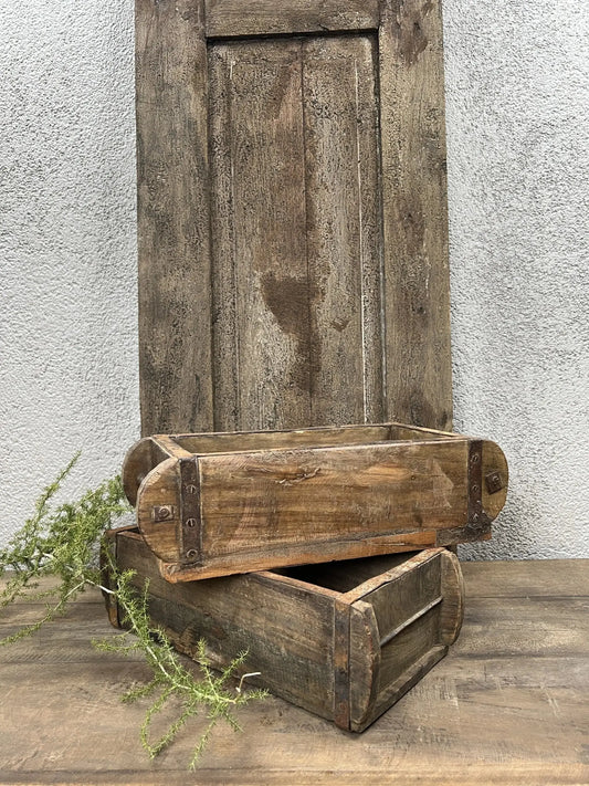 Wooden Stone Mold with 1 Compartment – ​​Old Weathered Wood