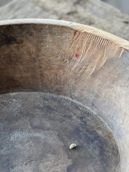 Old wooden bowl (1)