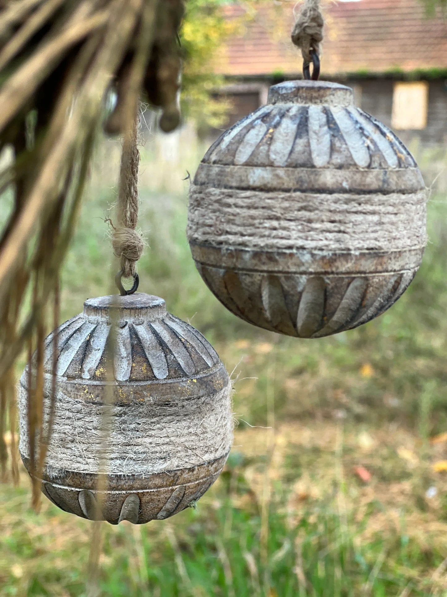 Christmas bauble wood/rope, available in M ​​and L