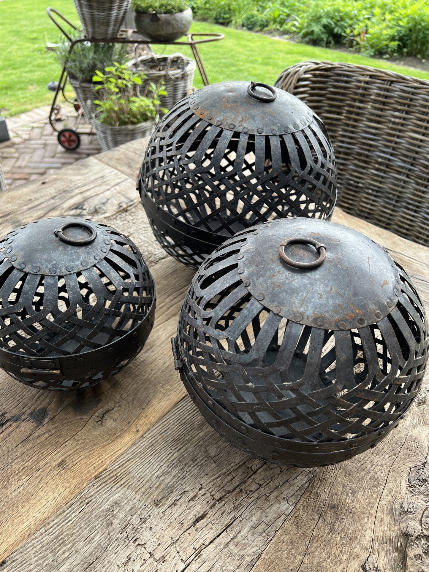 Decoration balls, set of 3 pieces