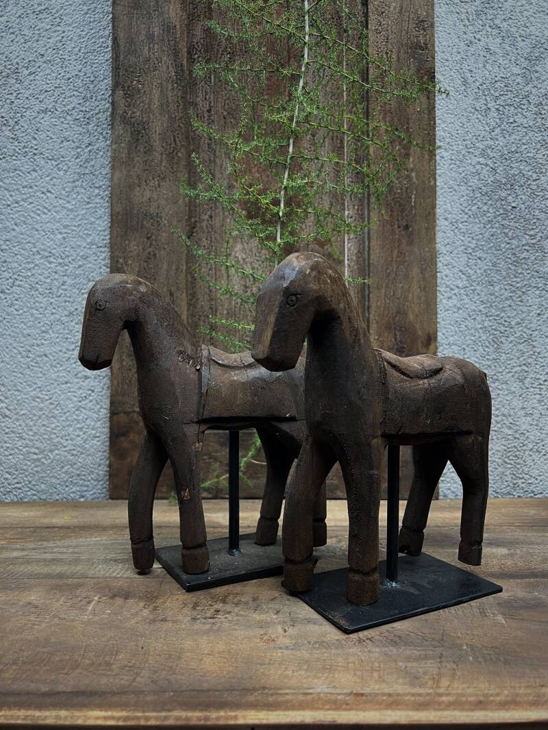 Wooden horse on a tripod, price per piece